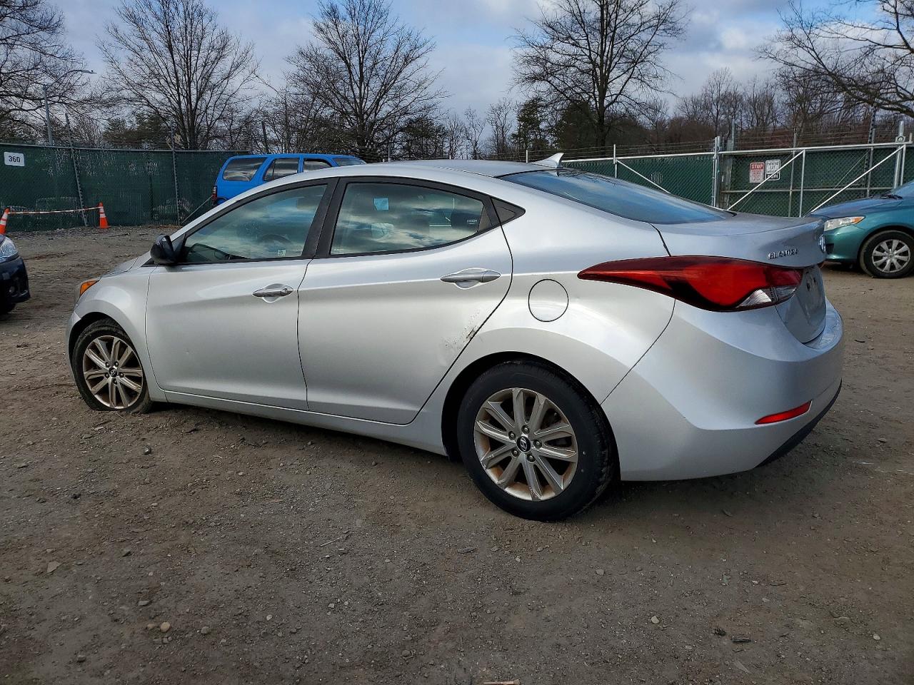 2015 HYUNDAI ELANTRA SE photo 2