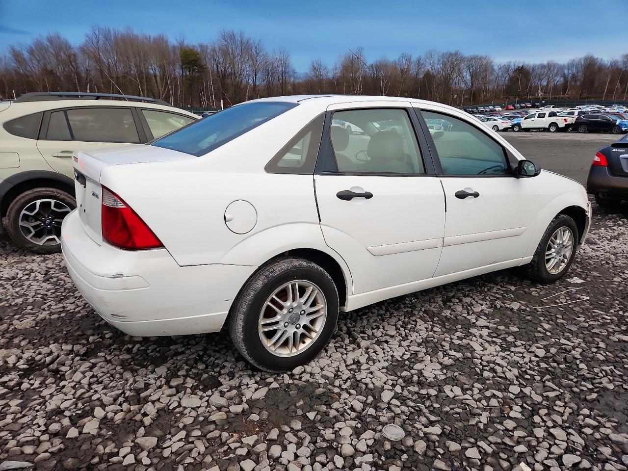 2006 FORD FOCUS ZX4 photo 3