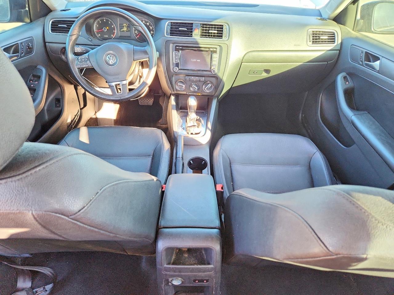 2012 VOLKSWAGEN JETTA SE photo 8
