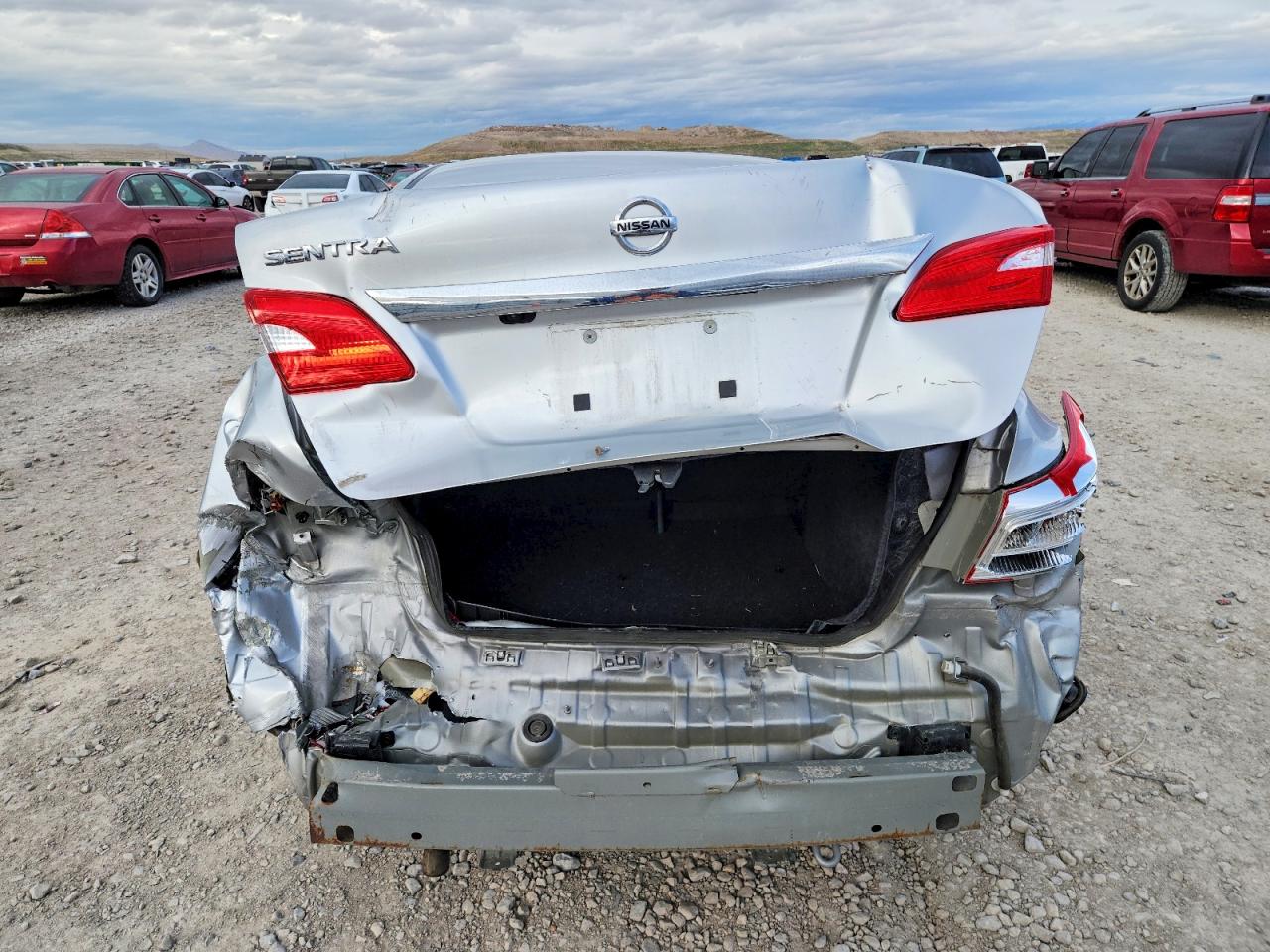 2018 NISSAN SENTRA S photo 6