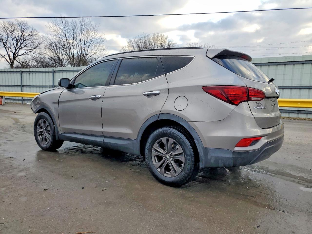 2017 HYUNDAI SANTA FE SPORT photo 2