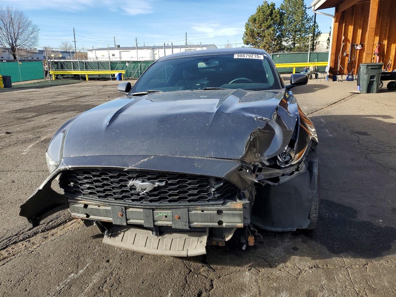 2017 FORD MUSTANG photo 5