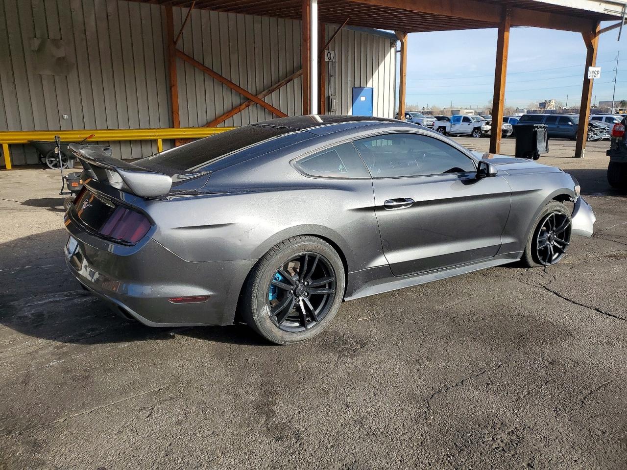2017 FORD MUSTANG photo 3