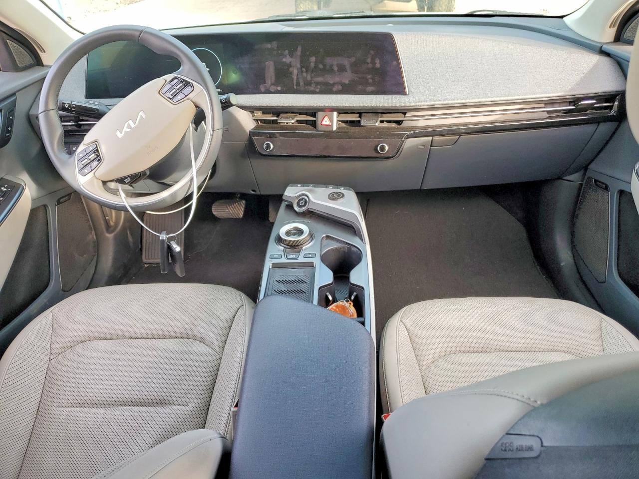 2023 KIA EV6 LIGHT photo 8