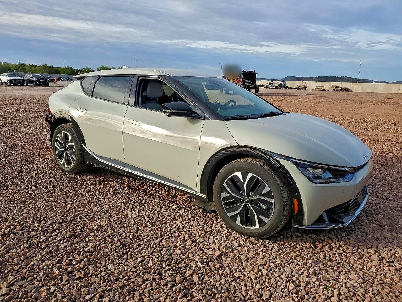 2023 KIA EV6 LIGHT photo 4