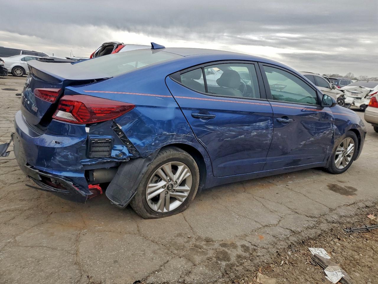 2019 HYUNDAI ELANTRA SEL photo 3