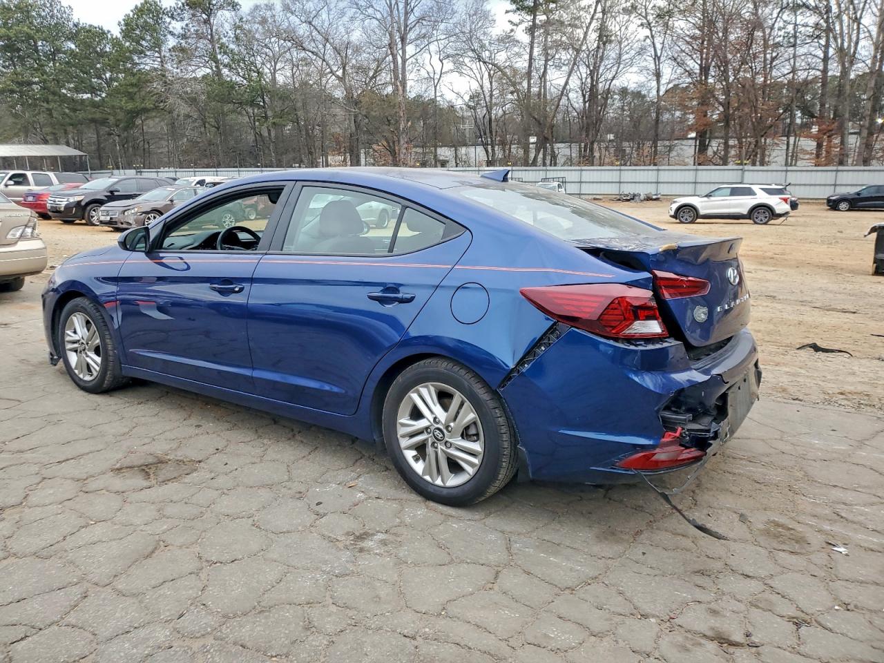 2019 HYUNDAI ELANTRA SEL photo 2