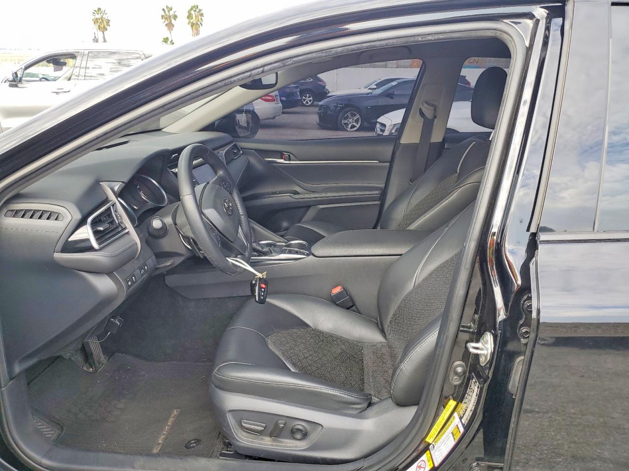 2018 TOYOTA CAMRY XSE photo 7