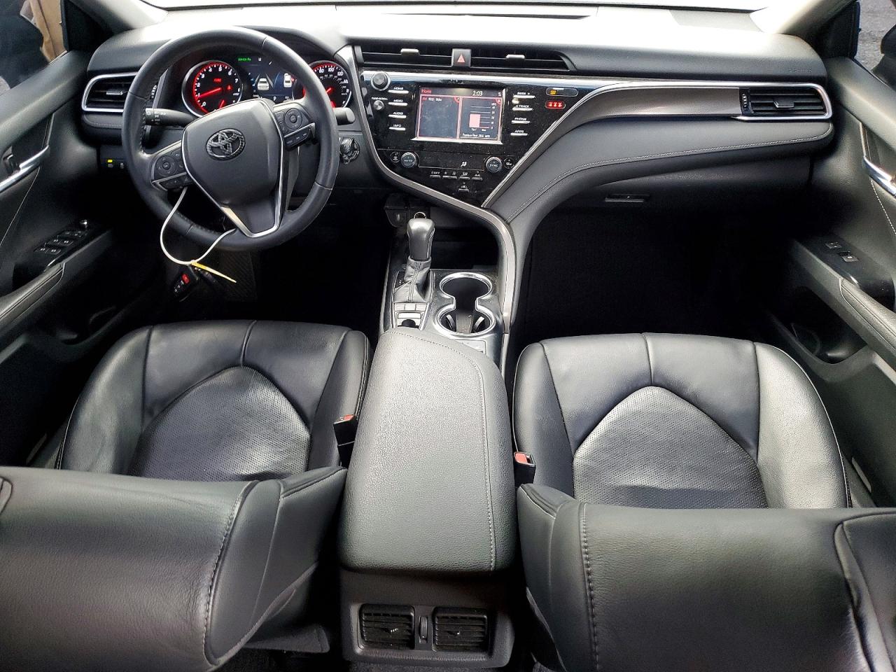2018 TOYOTA CAMRY XSE photo 8