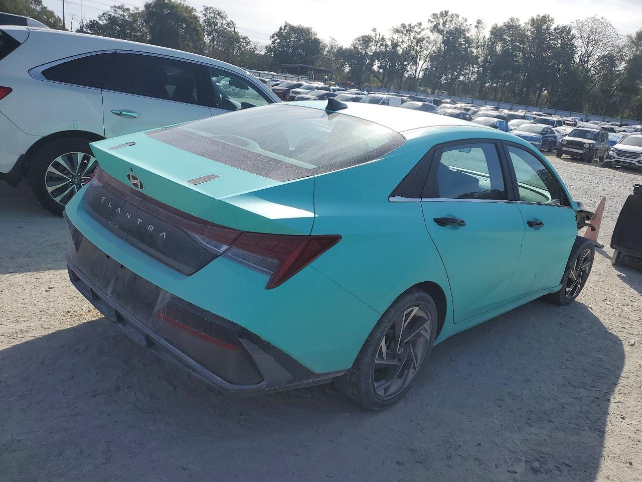 2024 HYUNDAI ELANTRA SEL photo 3