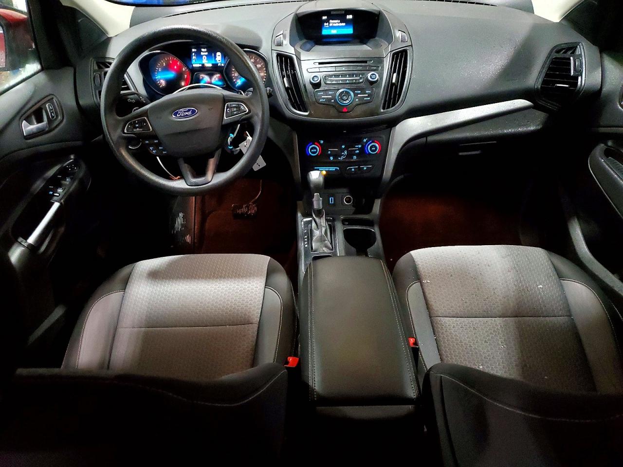 2017 FORD ESCAPE SE photo 8