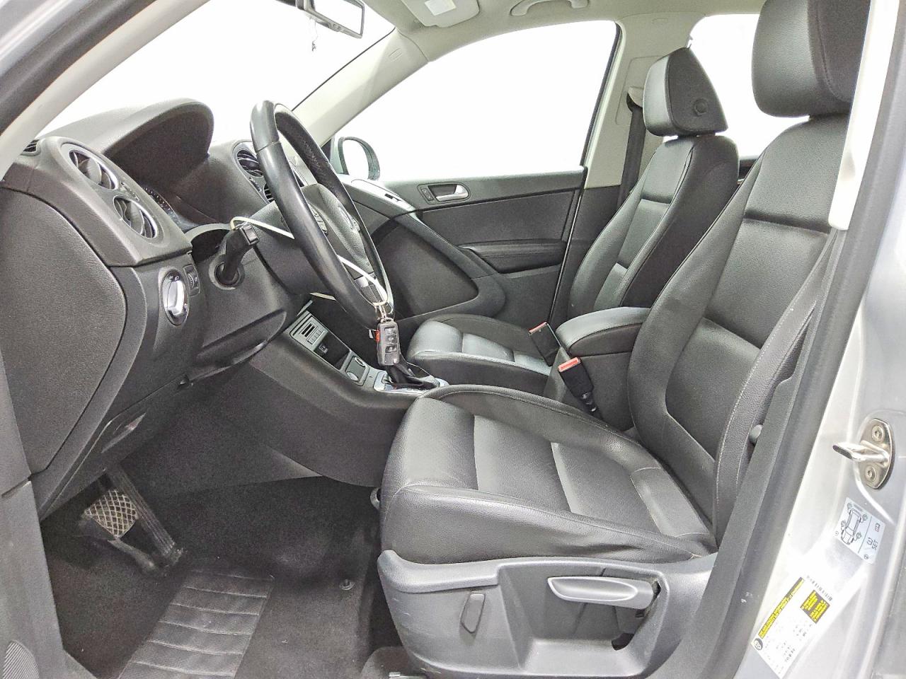 2016 VOLKSWAGEN TIGUAN S photo 7