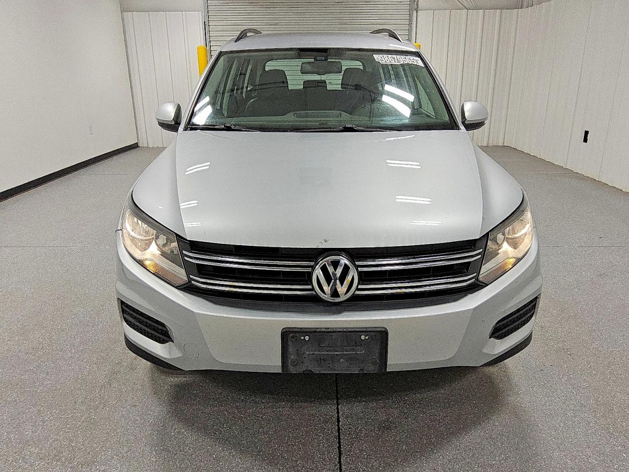 2016 VOLKSWAGEN TIGUAN S photo 5