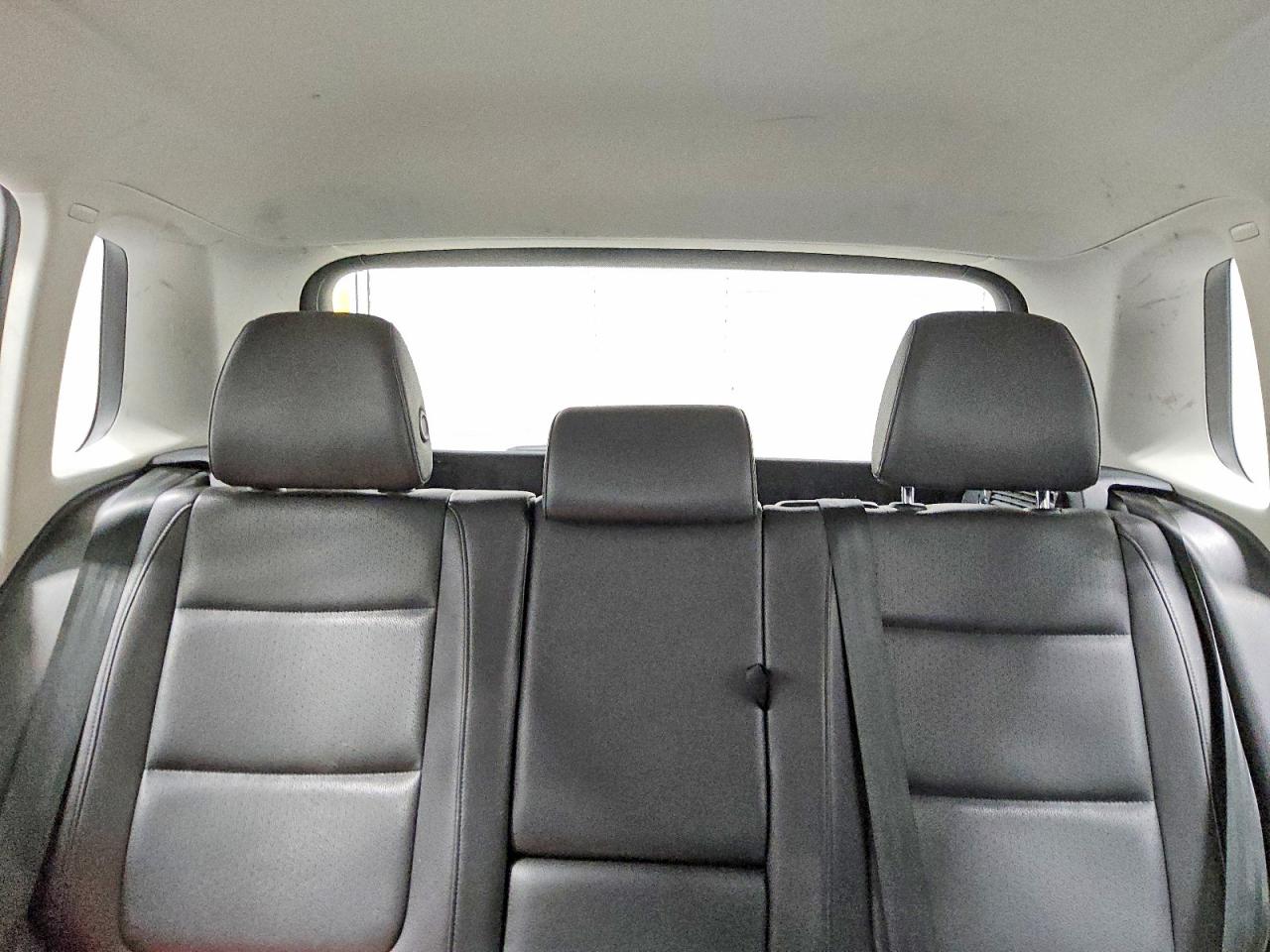 2016 VOLKSWAGEN TIGUAN S photo 10