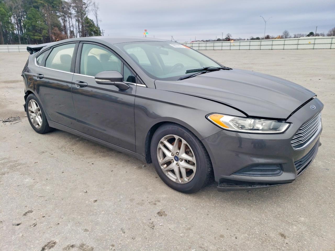2015 FORD FUSION SE photo 4
