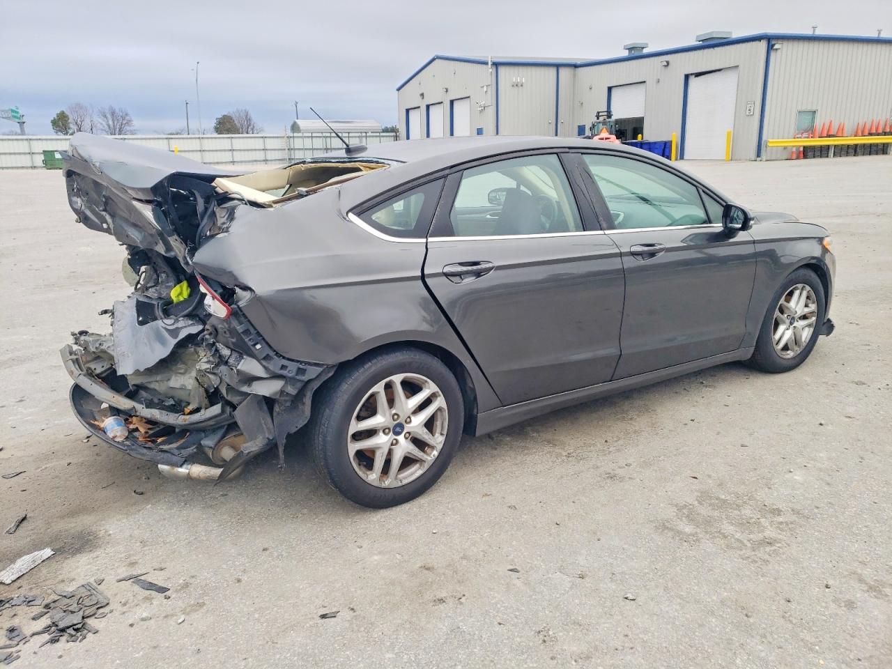 2015 FORD FUSION SE photo 3