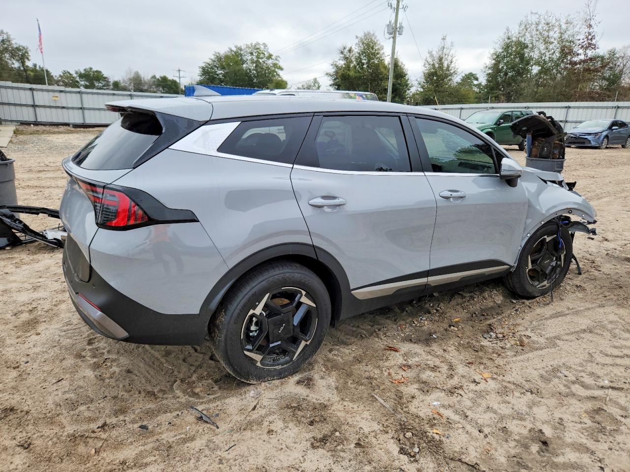 2026 KIA SPORTAGE EX photo 3