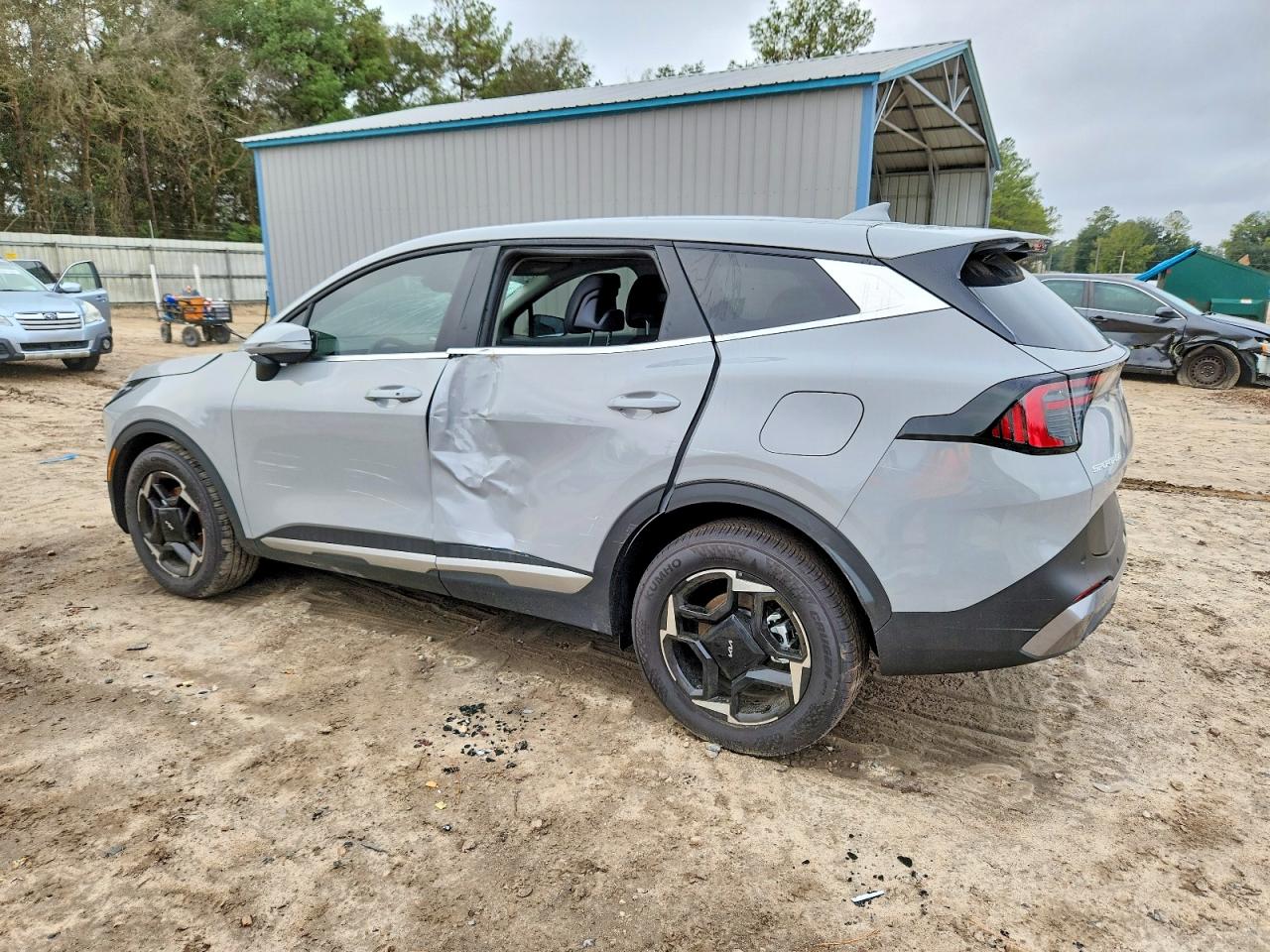 2026 KIA SPORTAGE EX photo 2