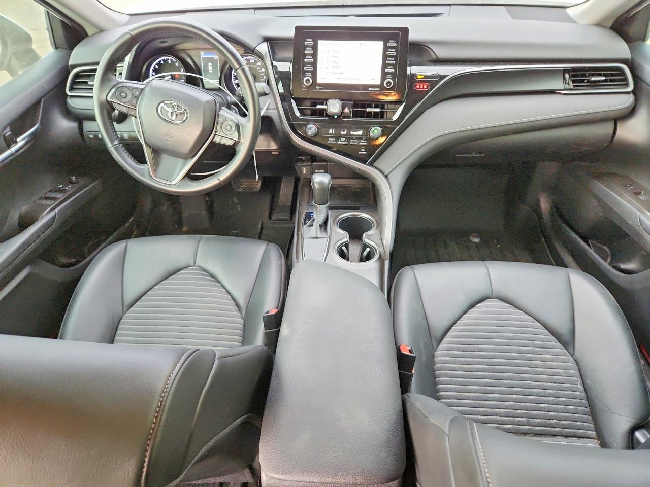 2021 TOYOTA CAMRY SE photo 8