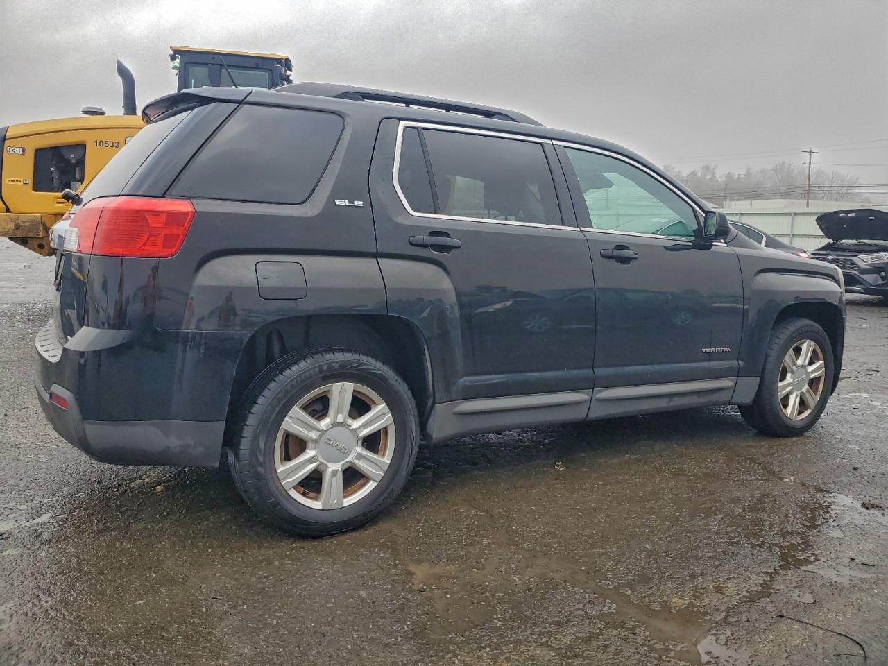 2015 GMC TERRAIN SLE photo 3