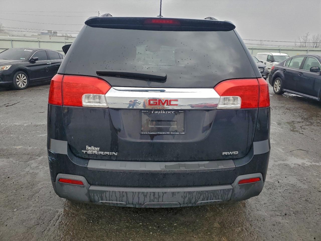 2015 GMC TERRAIN SLE photo 6
