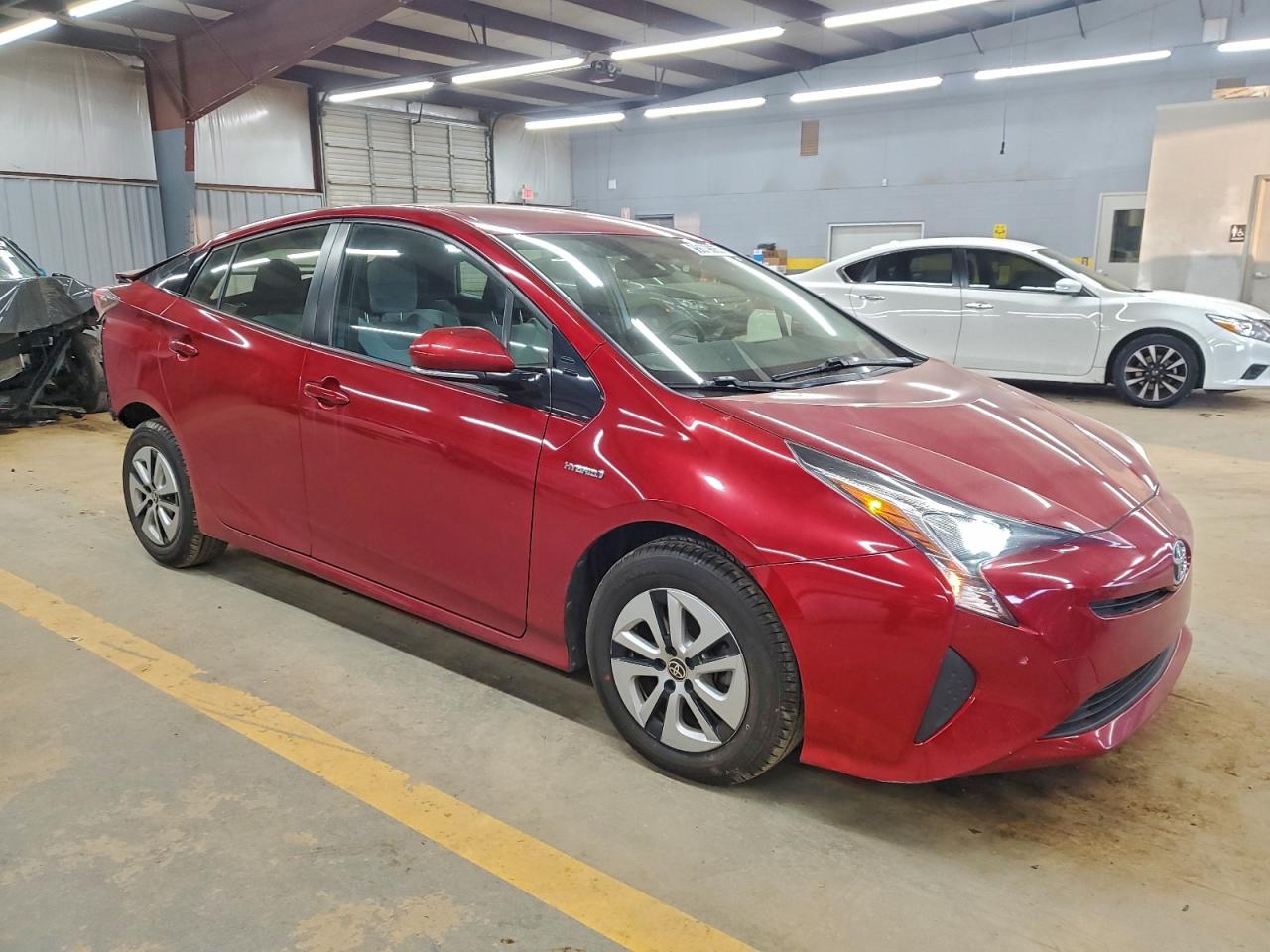 2016 TOYOTA PRIUS photo 4