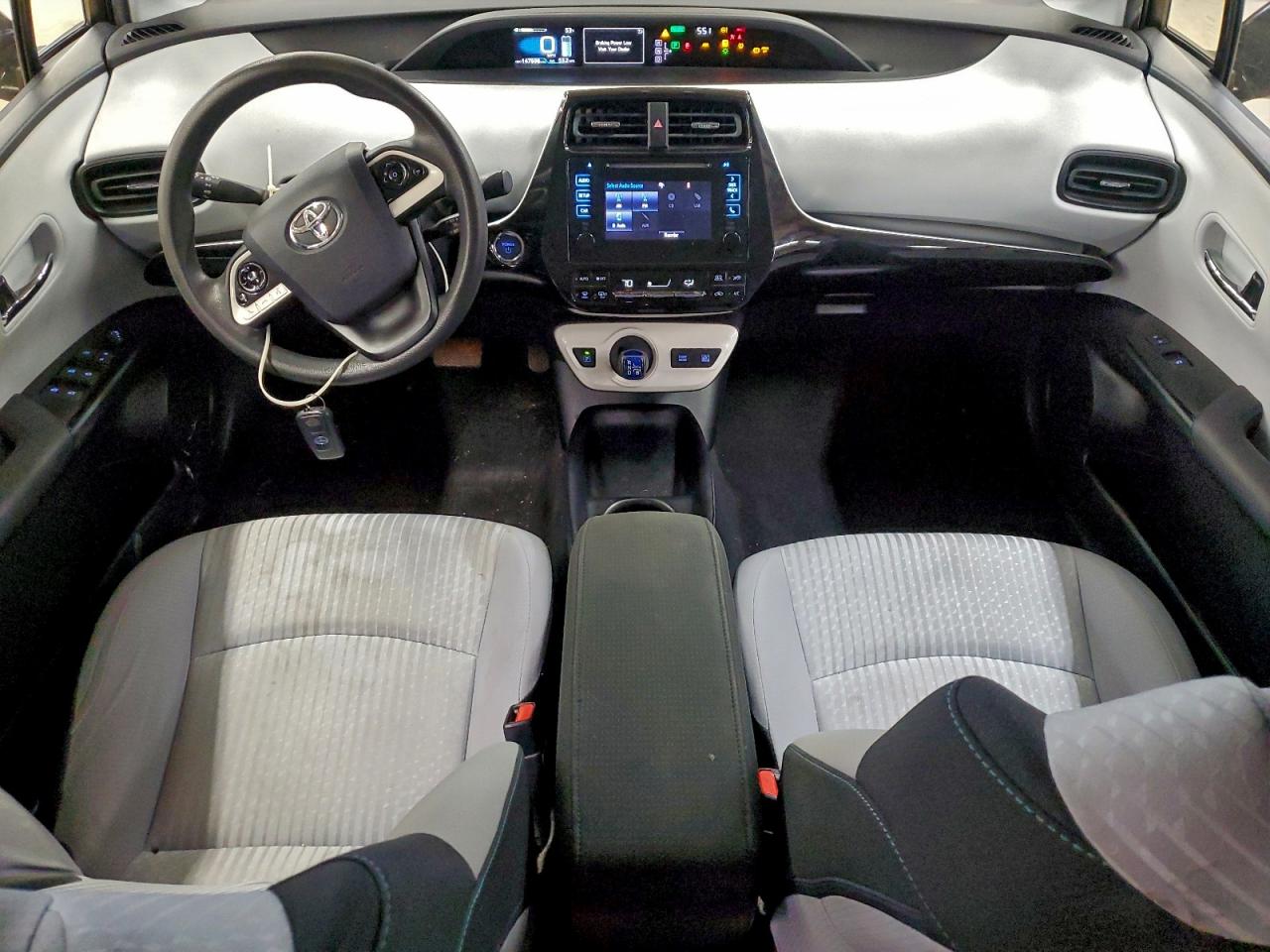 2016 TOYOTA PRIUS photo 8