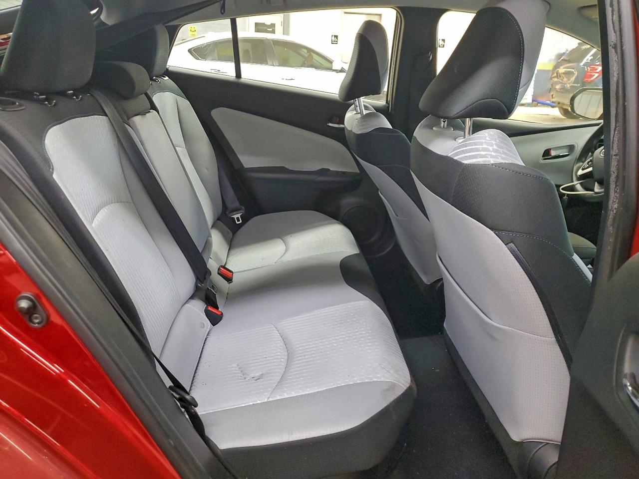 2016 TOYOTA PRIUS photo 10