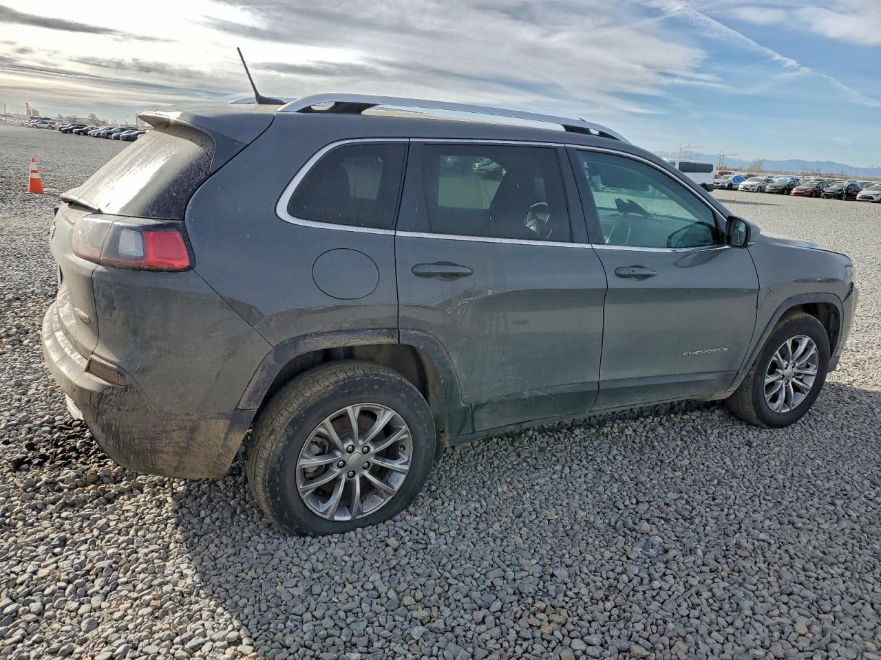 2021 JEEP CHEROKEE LATITUDE LUX photo 3