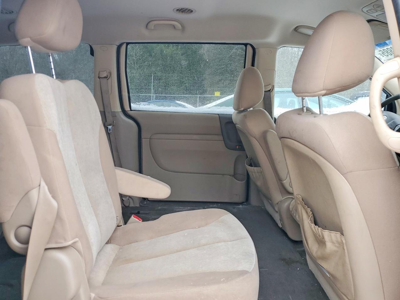 2012 KIA SEDONA LX photo 11