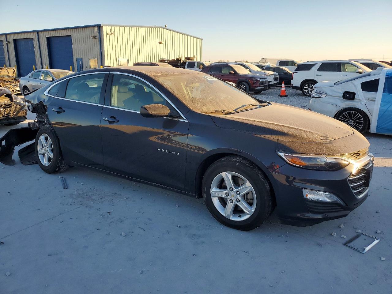 2022 CHEVROLET MALIBU LS photo 4