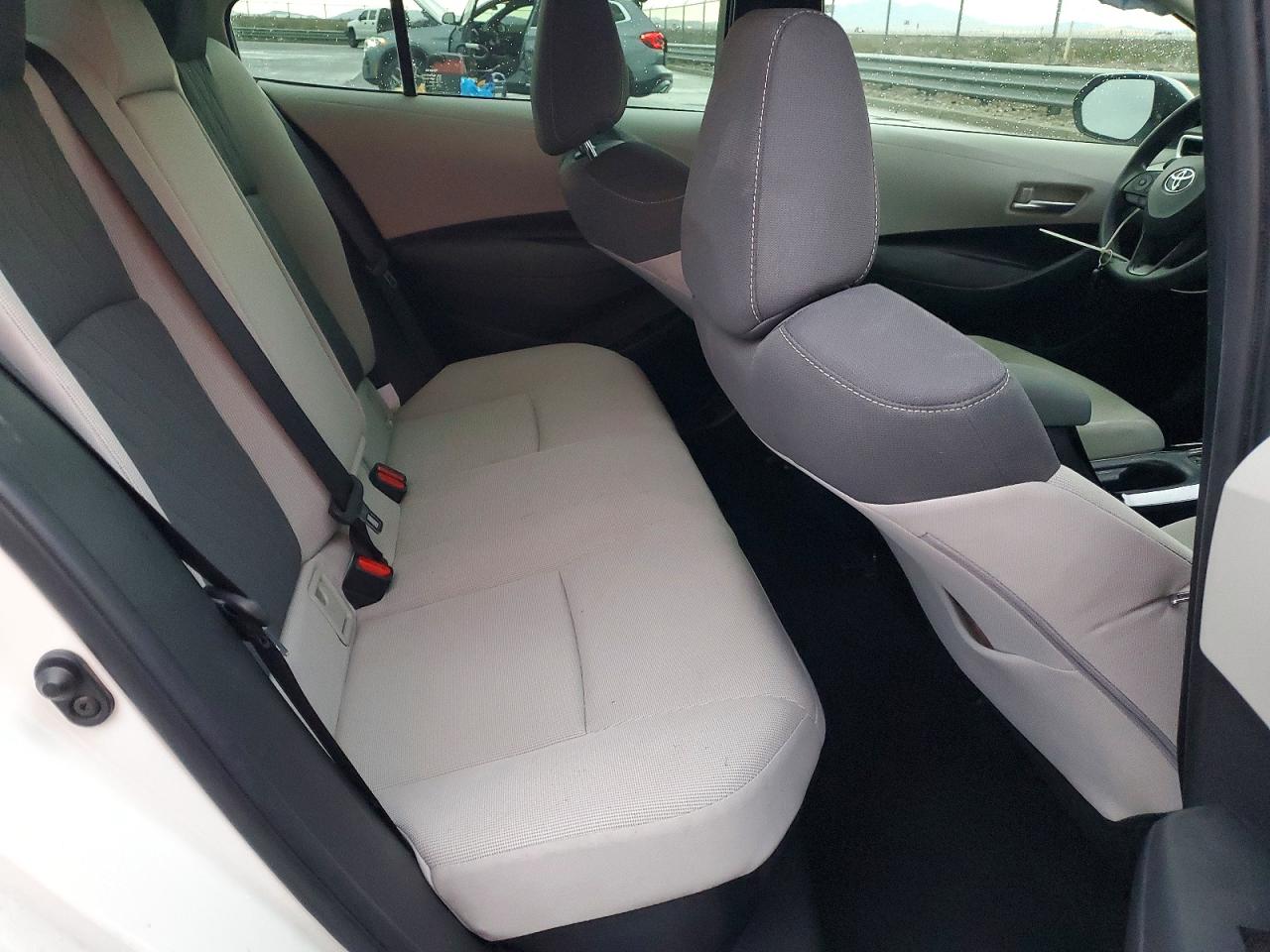 2020 TOYOTA COROLLA LE photo 10