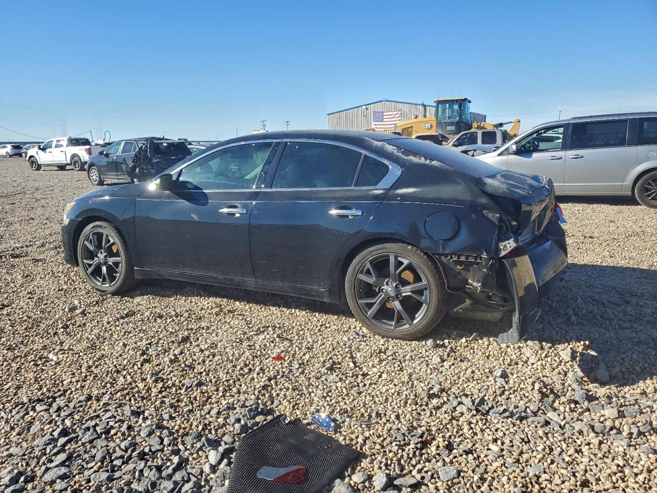 2011 NISSAN MAXIMA S photo 2