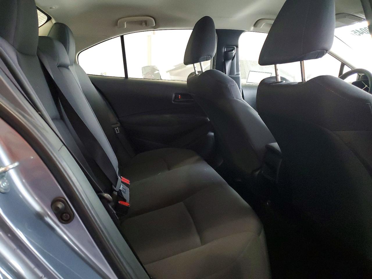 2022 TOYOTA COROLLA LE photo 10