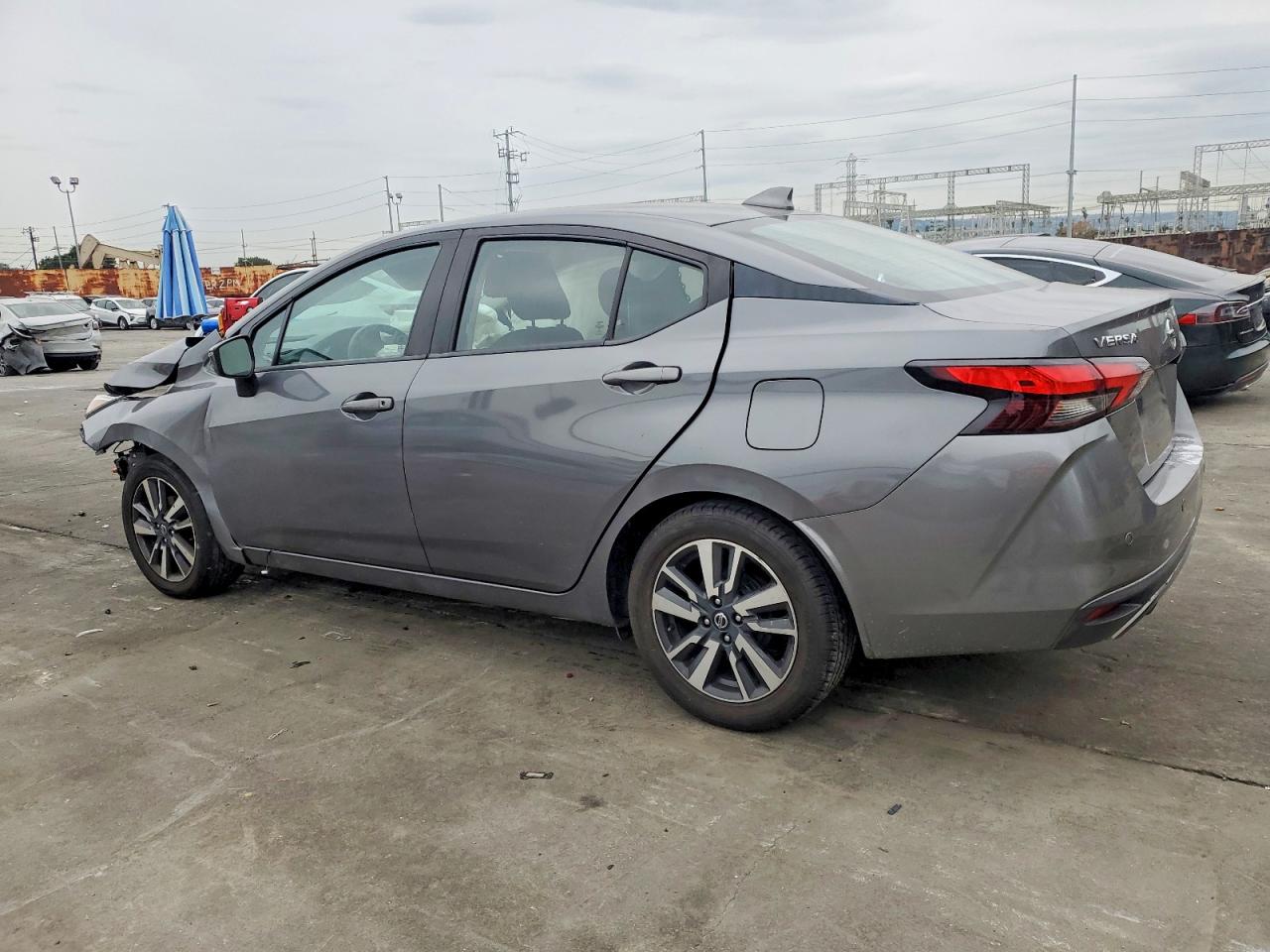 2021 NISSAN VERSA SV photo 2