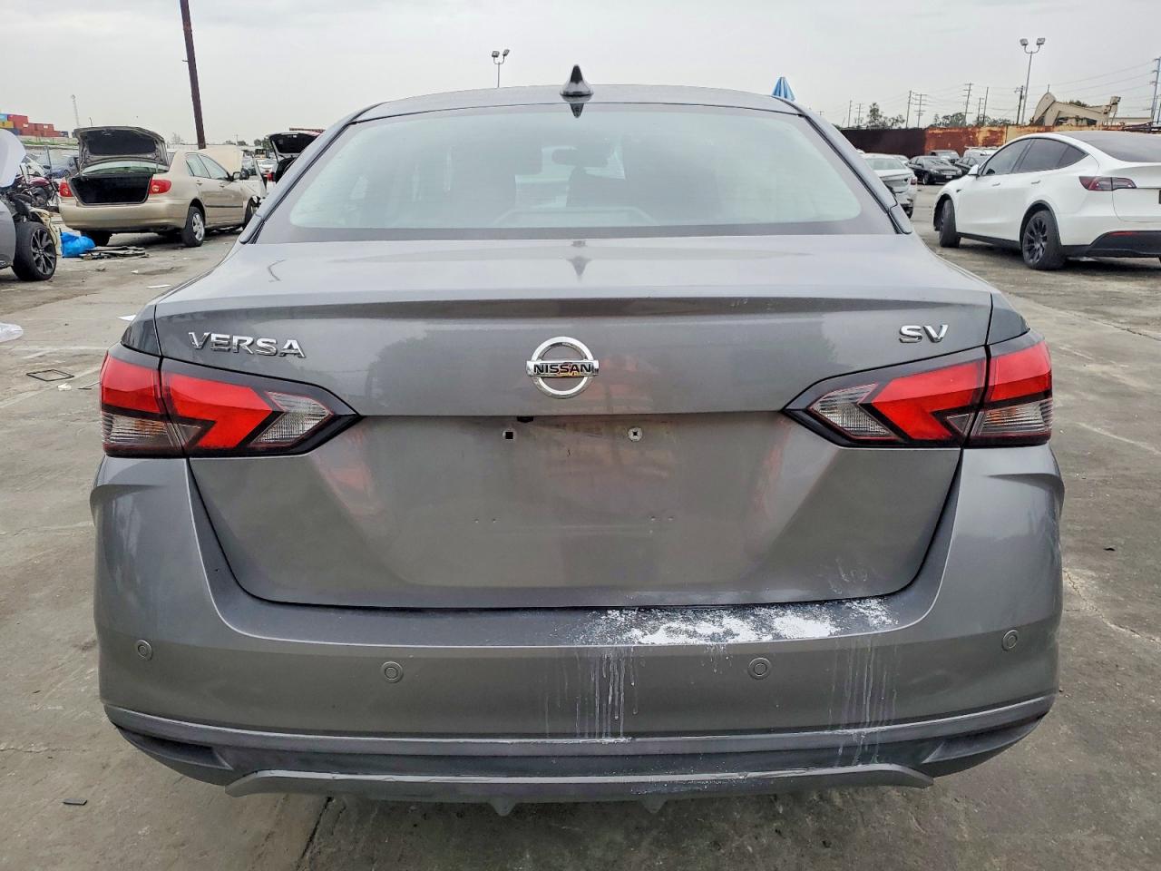 2021 NISSAN VERSA SV photo 6