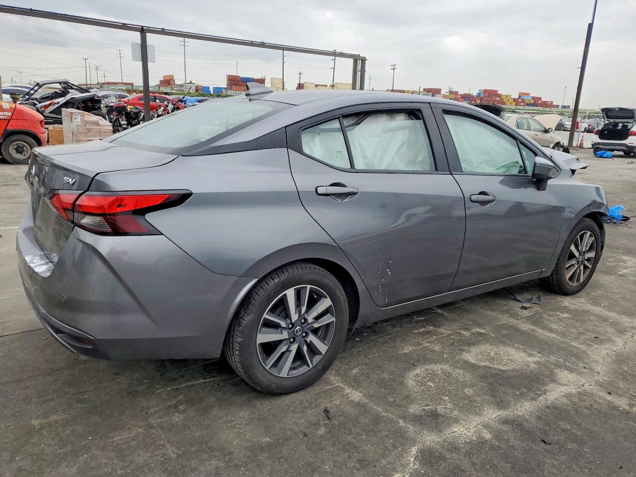 2021 NISSAN VERSA SV photo 3