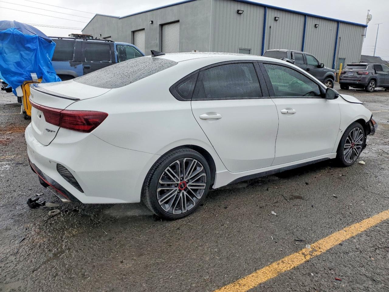2023 KIA FORTE GT photo 3