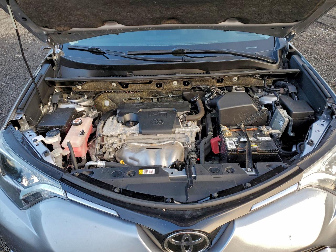 2018 TOYOTA RAV4 LE photo 12