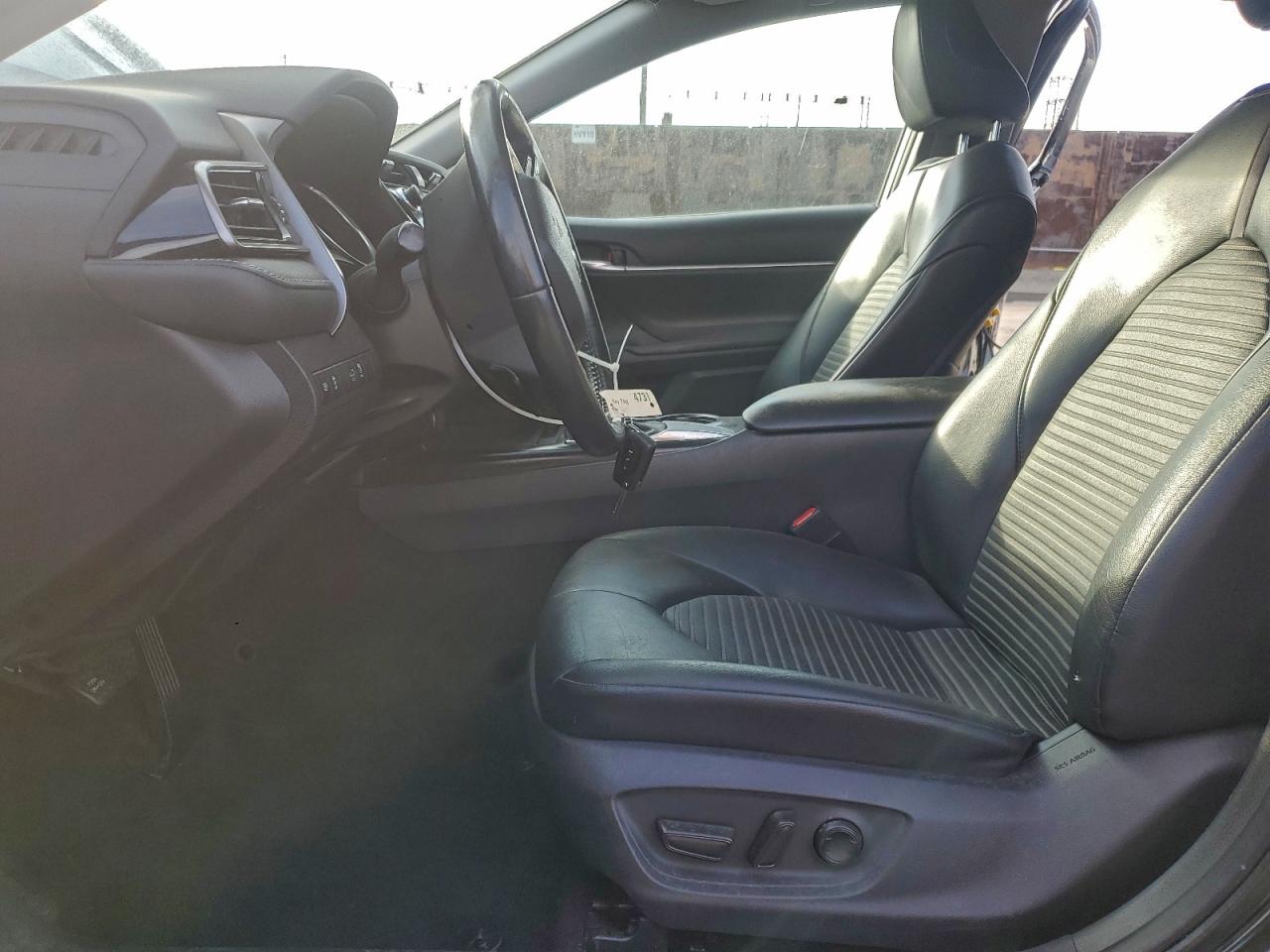 2020 TOYOTA CAMRY SE photo 7