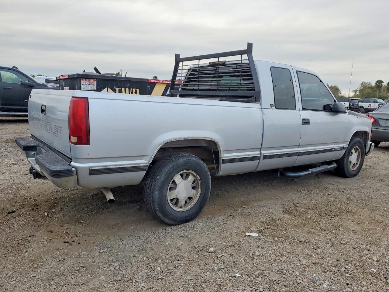 1997 CHEVROLET GMT-400 C1500 photo 3