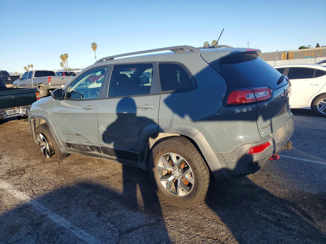 2014 JEEP CHEROKEE TRAILHAWK photo 2