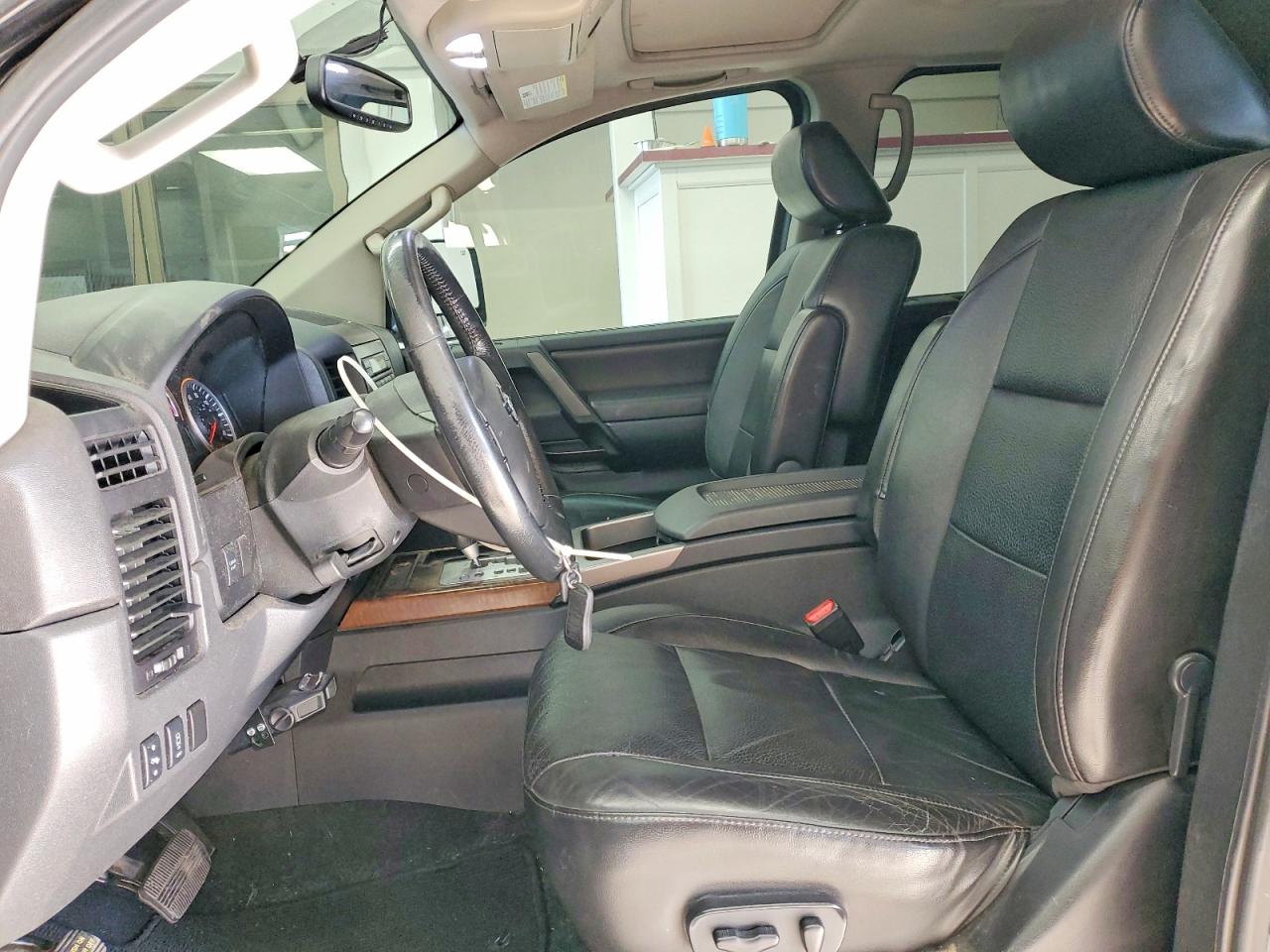 2012 NISSAN TITAN S photo 7