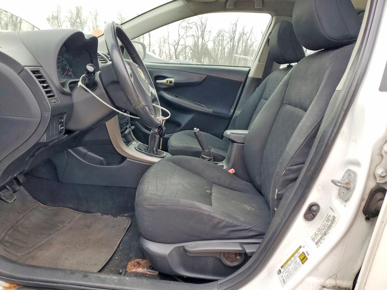 2009 TOYOTA COROLLA S photo 13