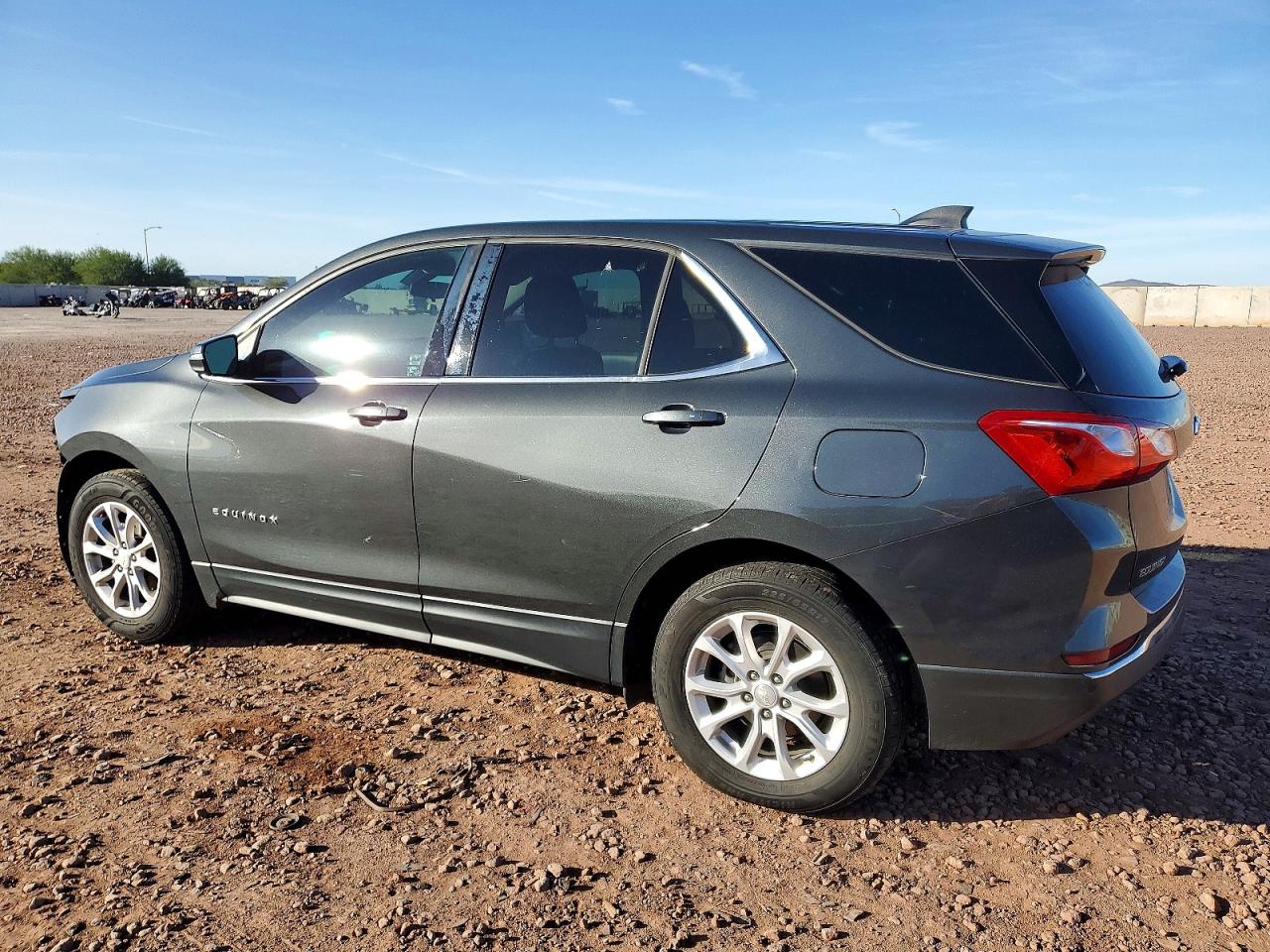 2019 CHEVROLET EQUINOX LT photo 2