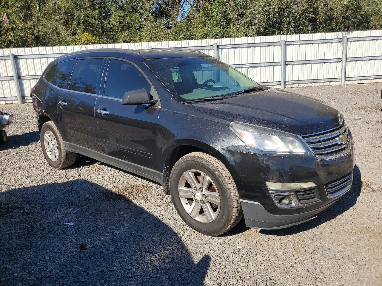 2014 CHEVROLET TRAVERSE LT photo 4