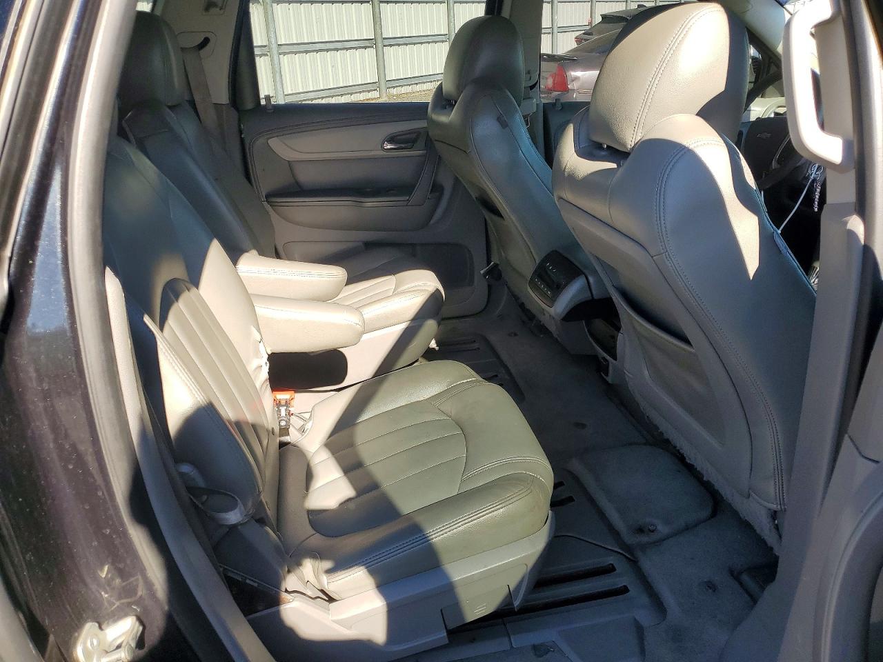 2014 CHEVROLET TRAVERSE LT photo 11