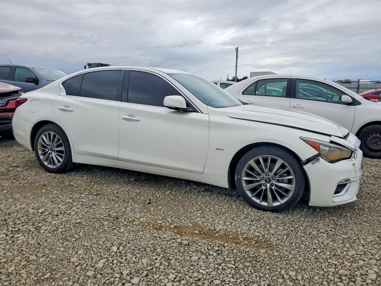 2018 INFINITI Q50 LUXE photo 7