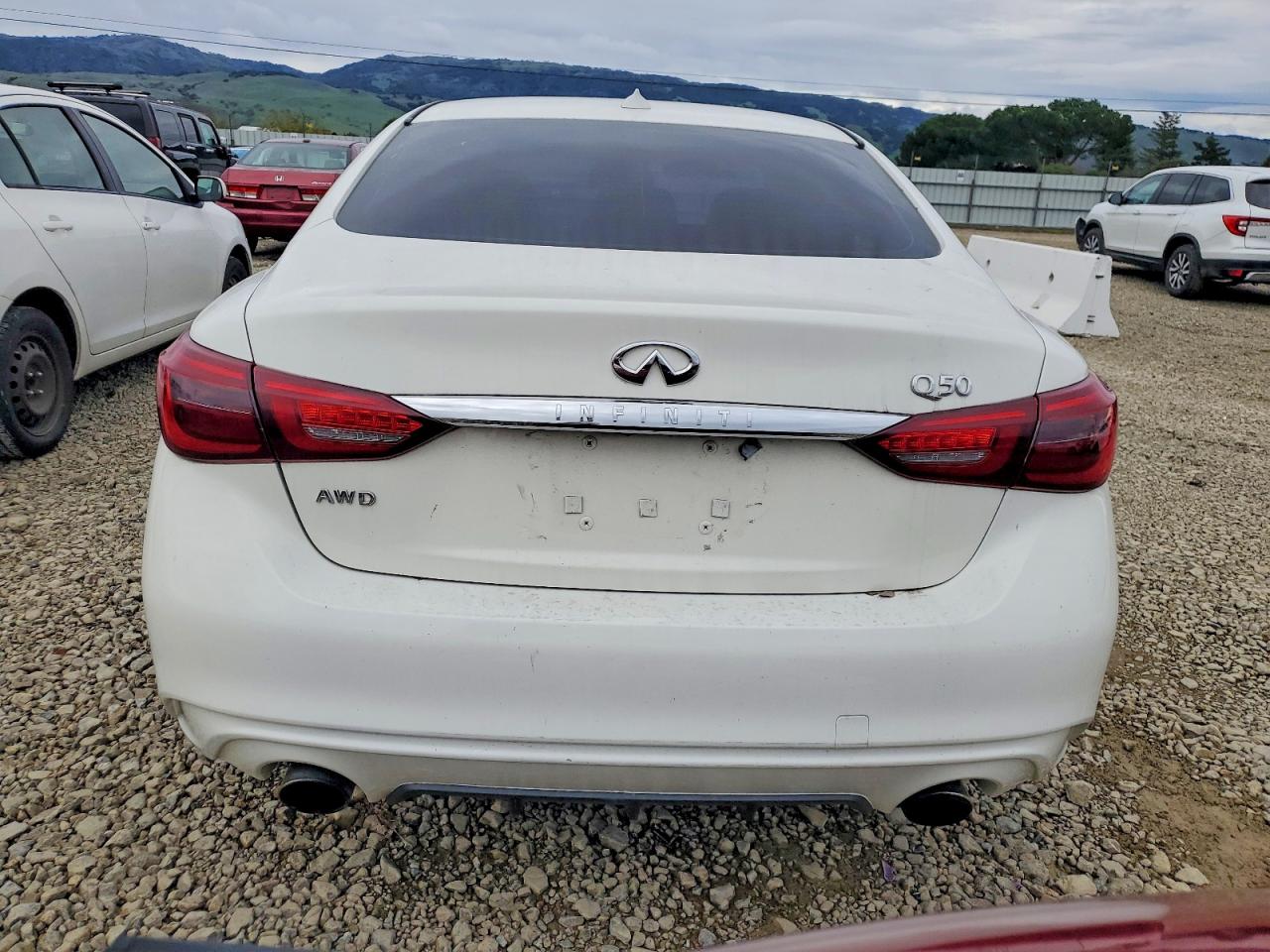 2018 INFINITI Q50 LUXE photo 11