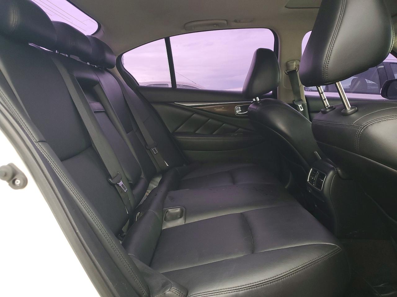 2018 INFINITI Q50 LUXE photo 19